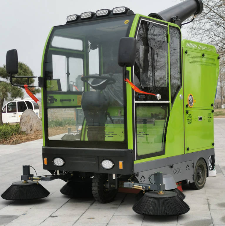 路氹城道路清洁广泛应用电动环卫清扫车